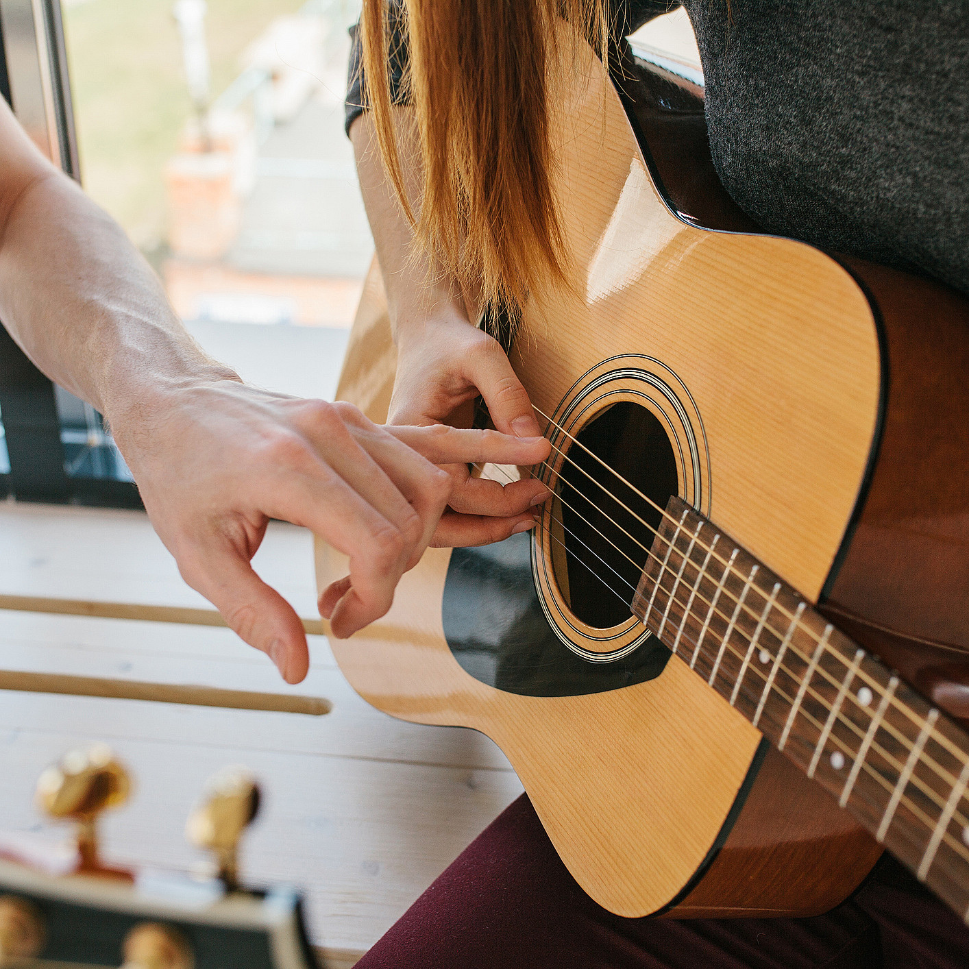Lær å spille gitar