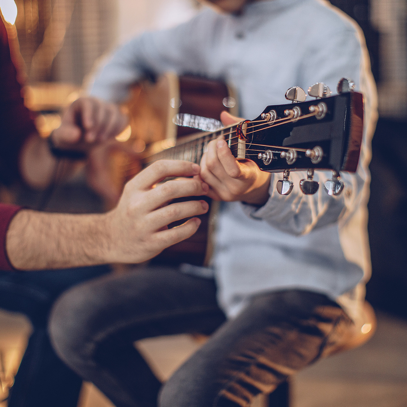 Lær å spille gitar