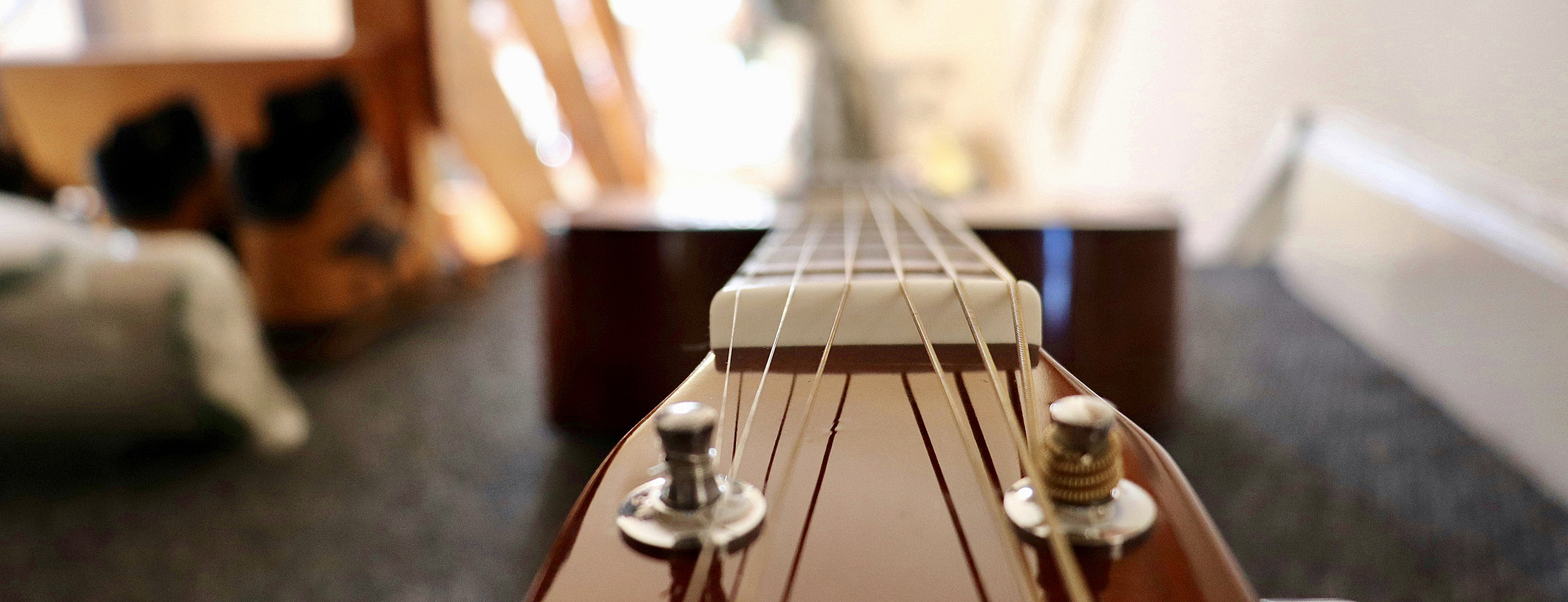 Lær å spille gitar