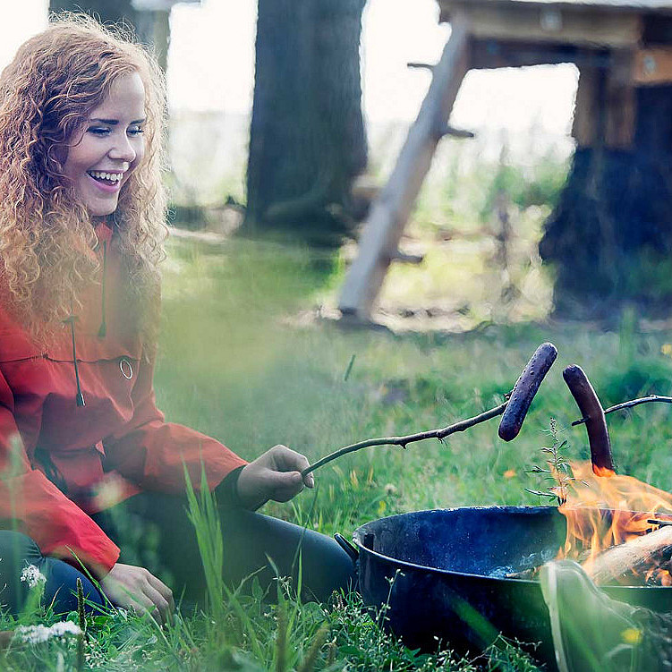 Svevetelt med gapahuk og grill
