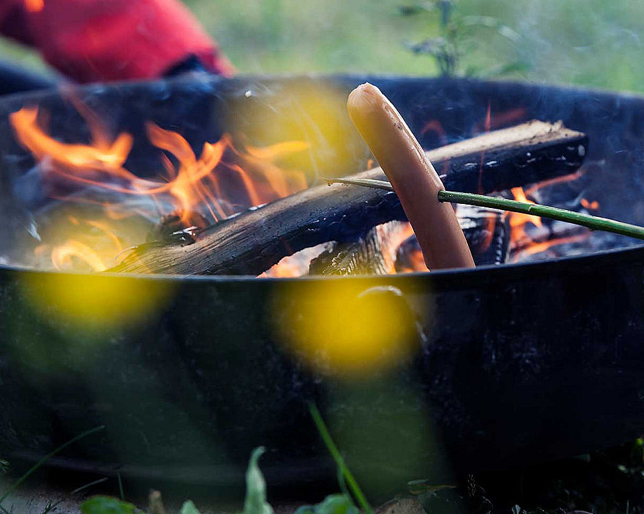 Svevetelt med gapahuk og grill