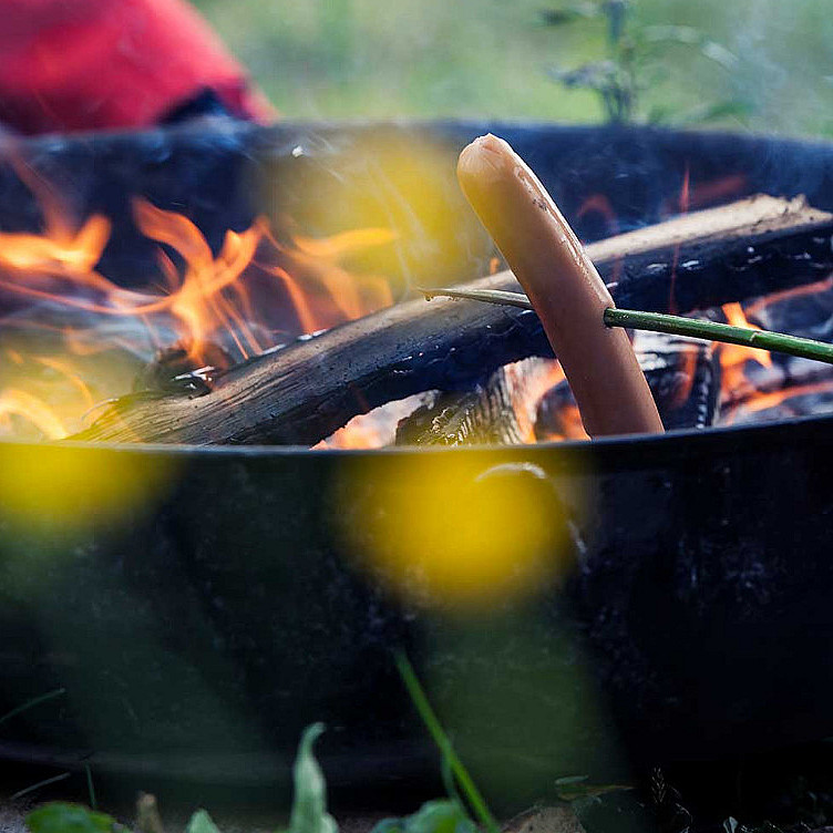 Svevetelt med gapahuk og grill
