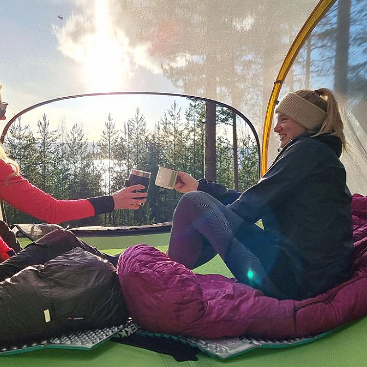 Svevetelt og klatrepark