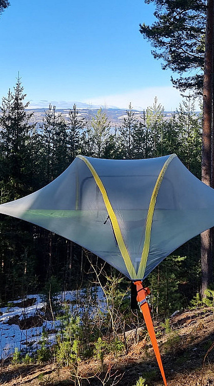 Svevetelt og klatrepark