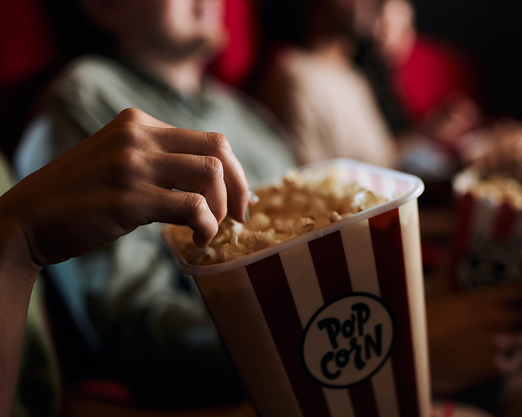 Kinodate med popcorn og brus