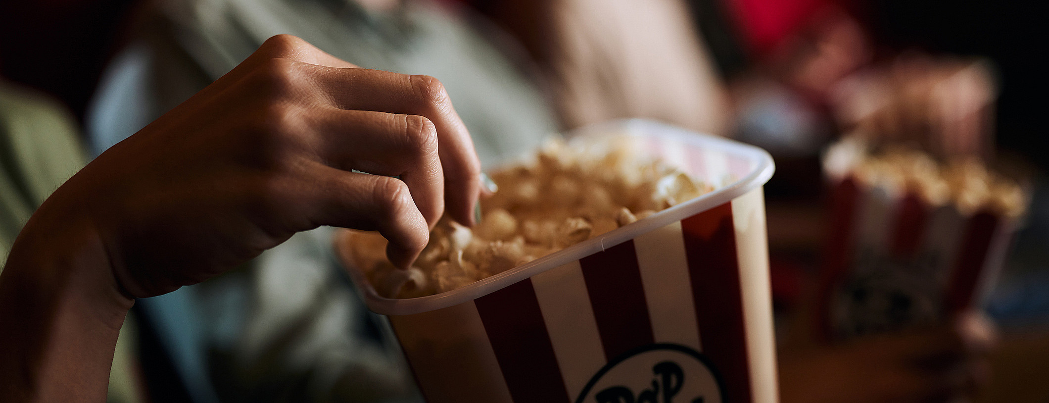 Kinodate med popcorn og brus