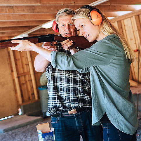 Leirdueskyting for to