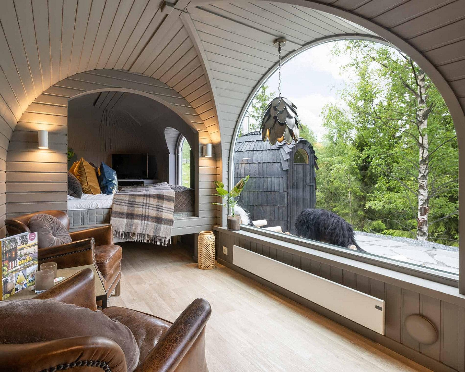 Overnatting i Igloohut