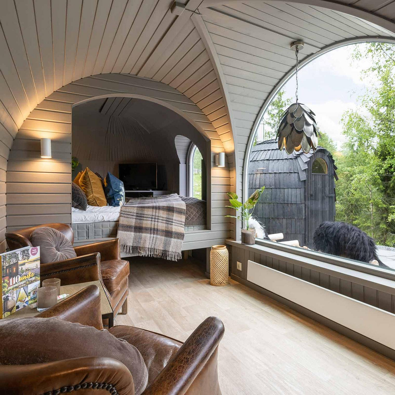 Overnatting i Igloohut