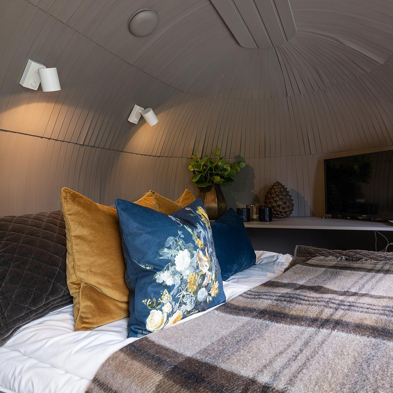 Overnatting i Igloohut