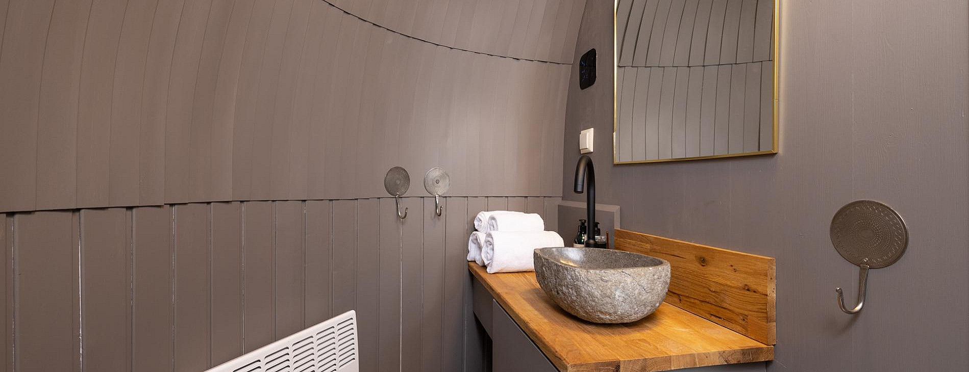 Overnatting i Igloohut