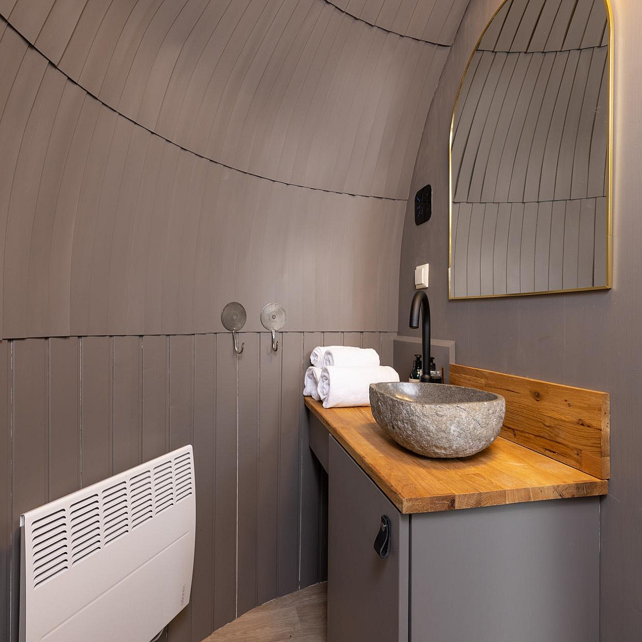 Overnatting i Igloohut
