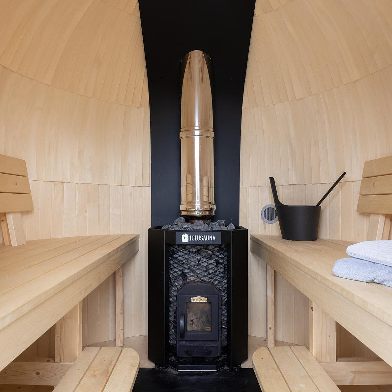 Overnatting i Igloohut