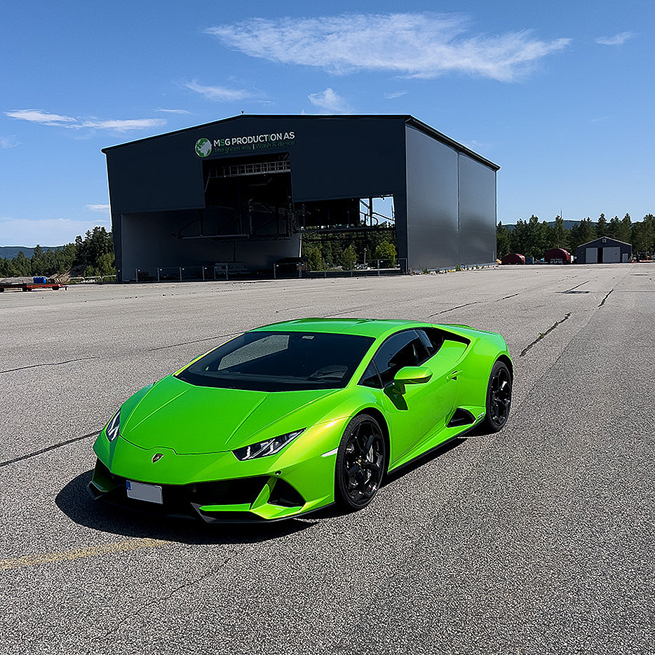 Supersportsbil og racing