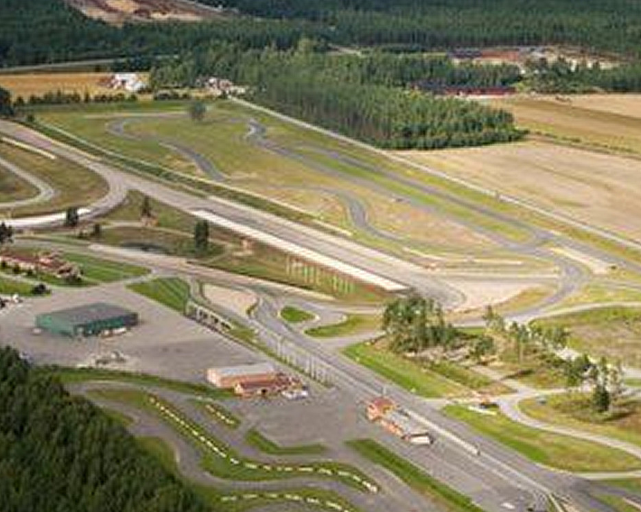 Supersportsbil og racing