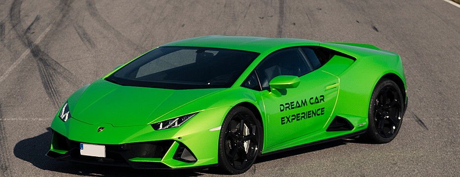 Supersportsbil og racing