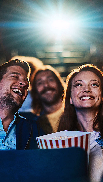 Kinodate med popcorn og brus - image 1
