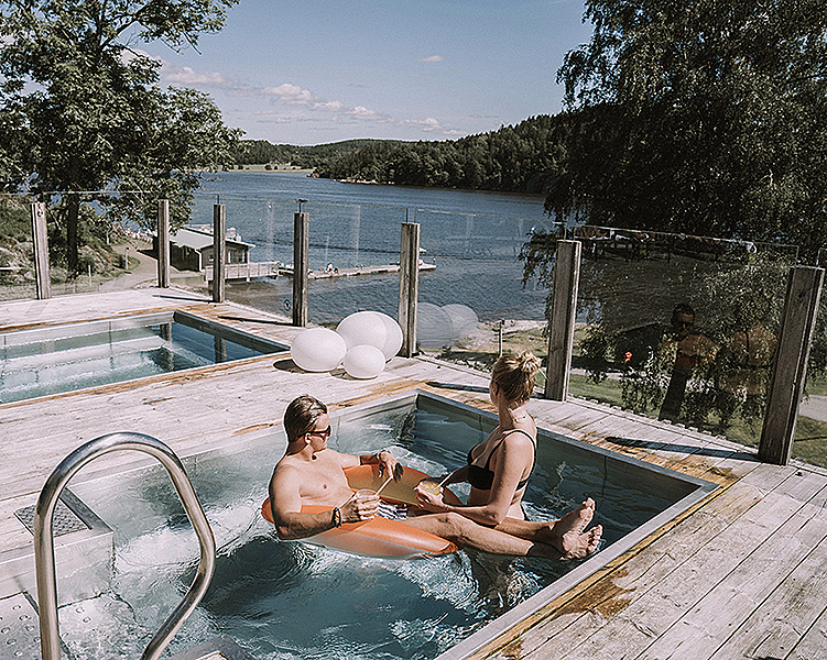 Romantikk på sparesort - image 1
