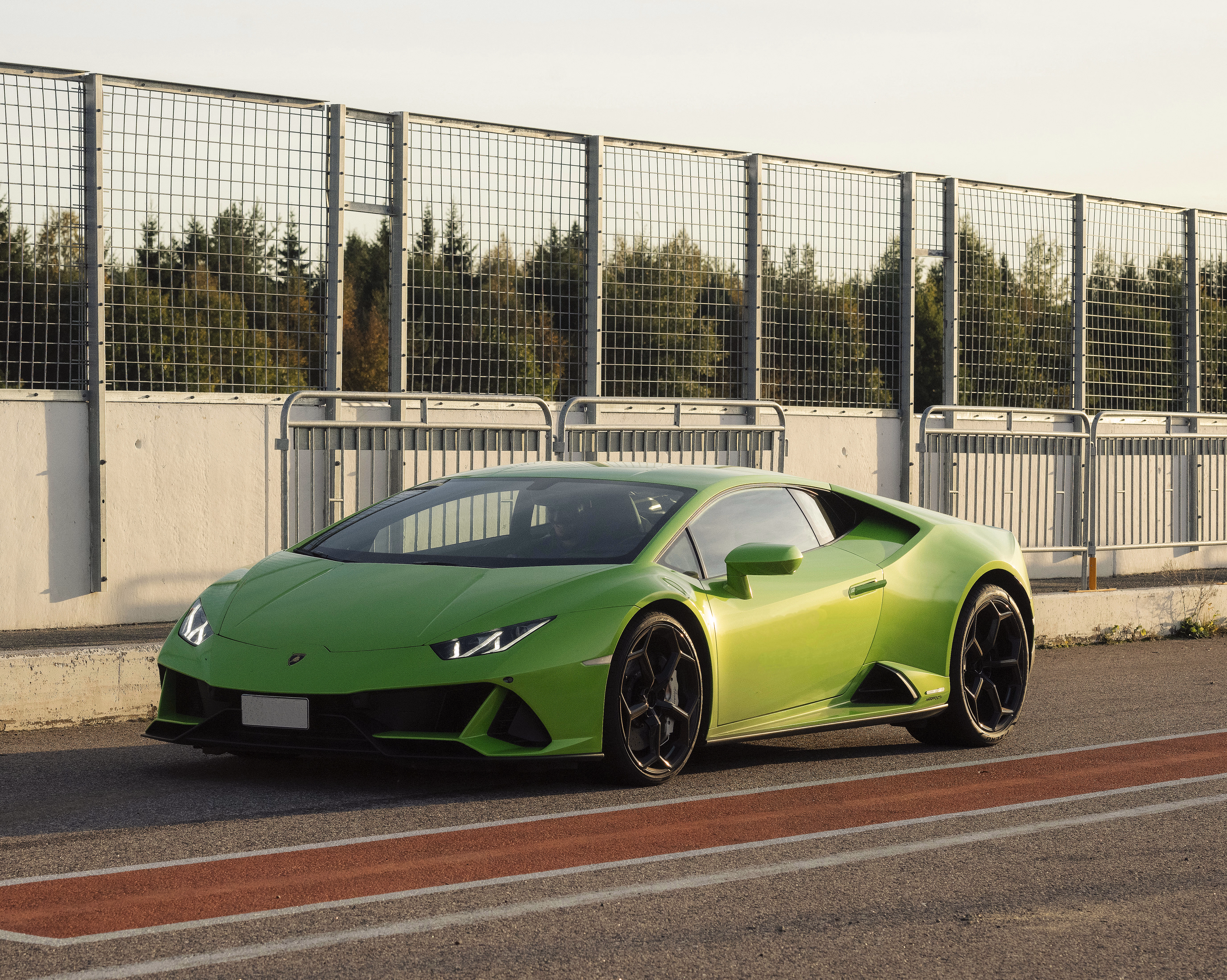 Kjør Lamborghini på racerbane - image 1