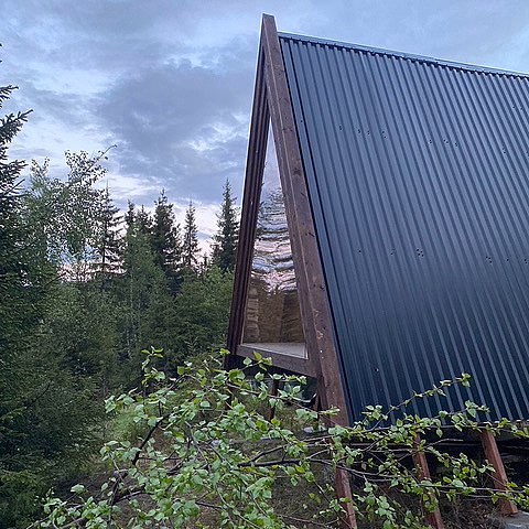 Natt i trekanthytte