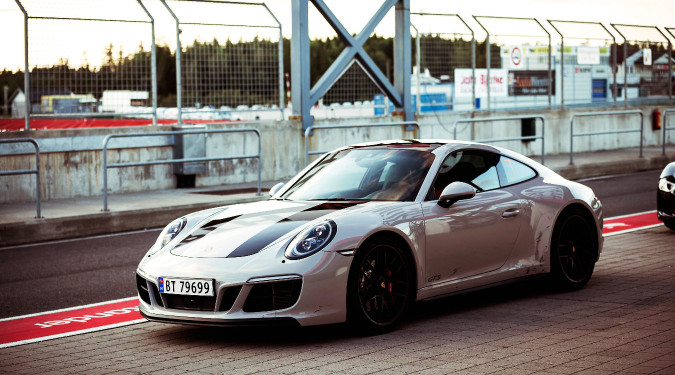 Kjør Supersportsbil på racerbane