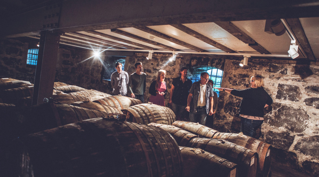 Brenneriomvisning akevitt