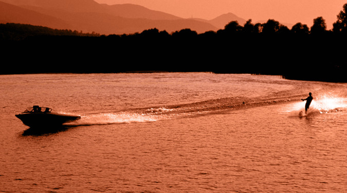 Barefoot Watersport Experience