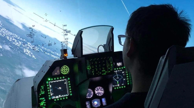Virtuell F-16 pilot for en dag
